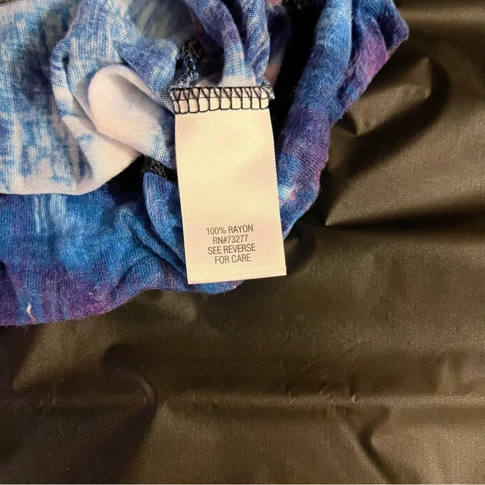 Simply Vera by Vera Wang- Sleeveless Tie Dye tank top/ Rayon- XS - Picture 4 of 4